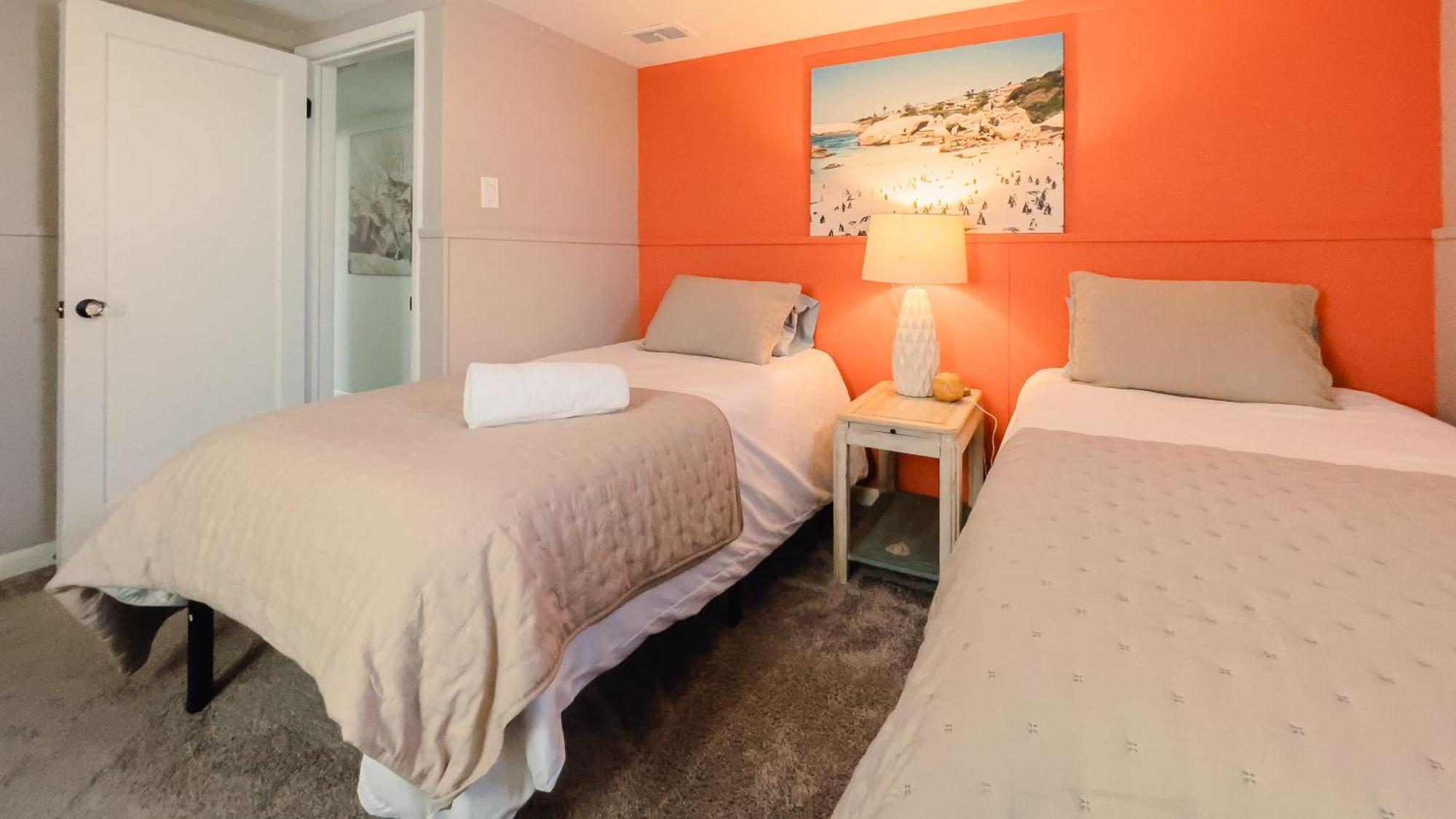 Holiday home Sloans Walk To Eateries Bars Free Parking *